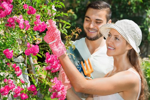 Regular hedge maintenance improving a Kenley property boundary